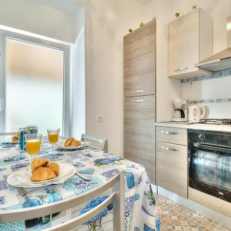 Appartement By The Sea - 23638 *