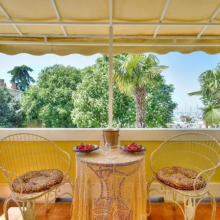 By The Sea - 23638 Appartement