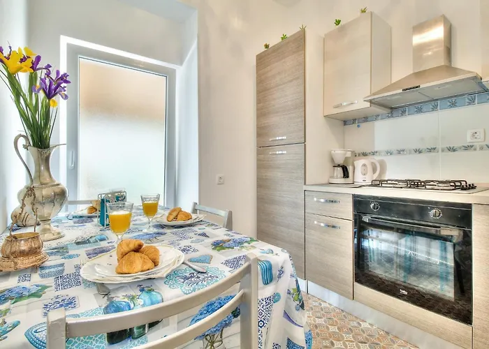 Apartman By The Sea - 23638 *